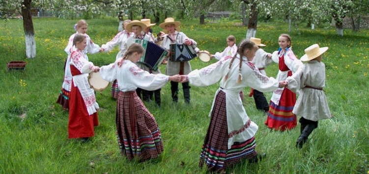 Феномен білоруського фольклору: концепція віддзеркалення календарних стилів