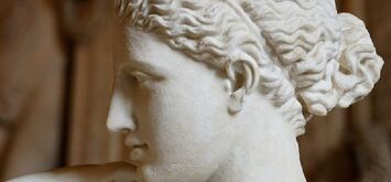 Чому античні скульптури зображали без очей